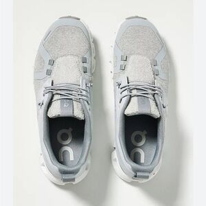 ON men 
Cloud 5 Terry Running
Shoe In Grey
$160
Size 8 wome 9.5 ( store display)